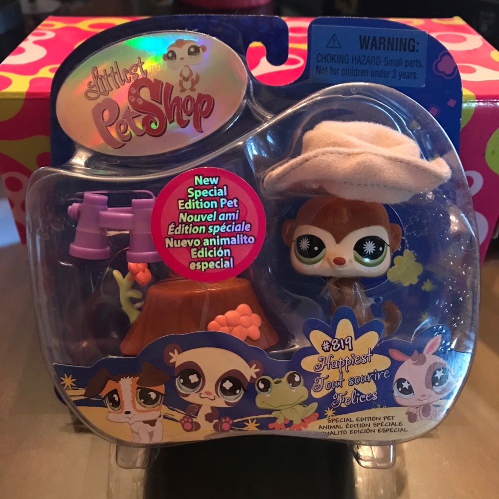 New in box Littlest Pet Shop LPS 819